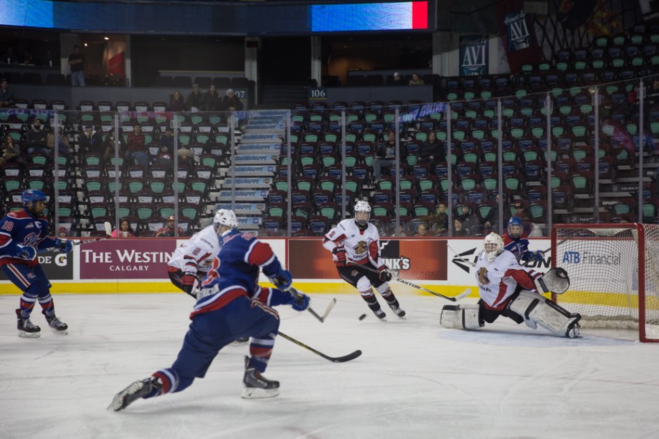Owen Sillinger, Regina Pat Canadians makes it 1-1 © J. Ashley Nixon