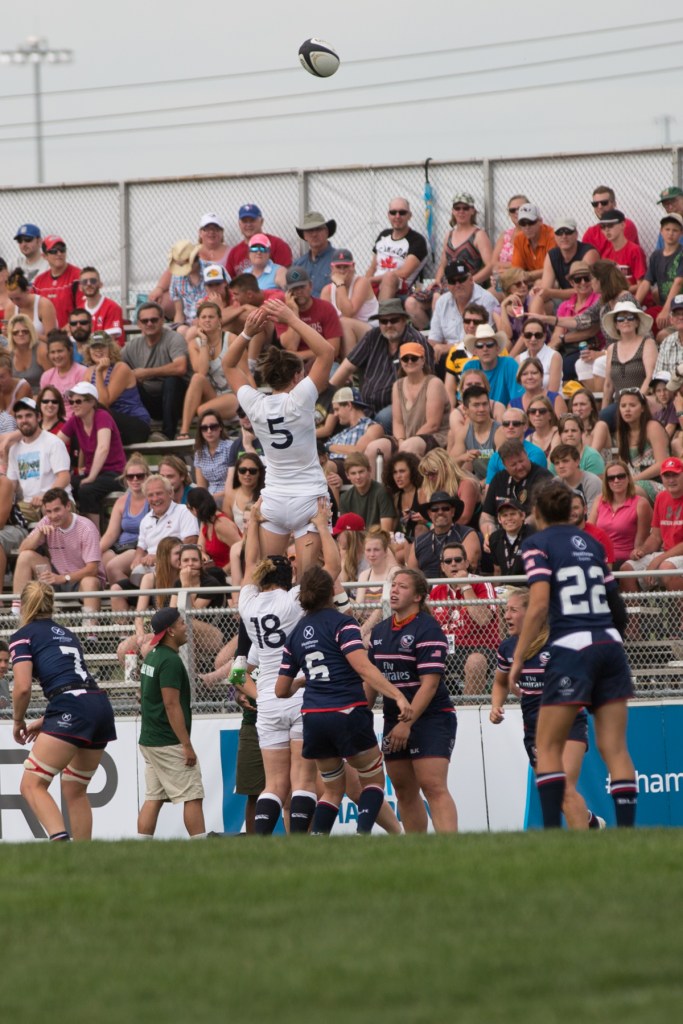 England take a line out vs USA in front of a big summer crowd © J. Ashley Nixon